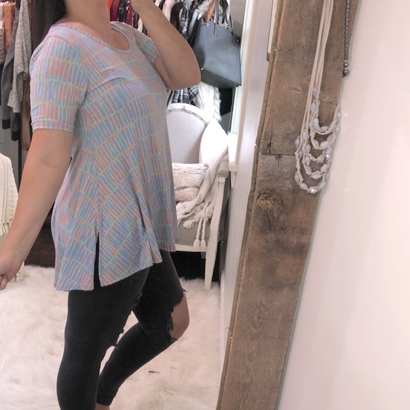 LULAROE size xsmall purple Irma top - Picture 3 of 6